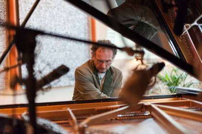 Andreas Böck am Klavier