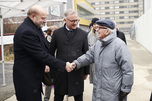 Am Bild von links: Herwig Wetzlinger, Direktor AKH Wien, Markus Müller, Rektor MedUni Wien, Eric Kandel