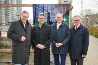 Stadtrat Peter Hacker, Bundesminister Martin Polaschek, AKH Wien-Direktor Herwig Wetzlinger und MedUni Wien-Rektor Markus Müller bei Projektpäsentation